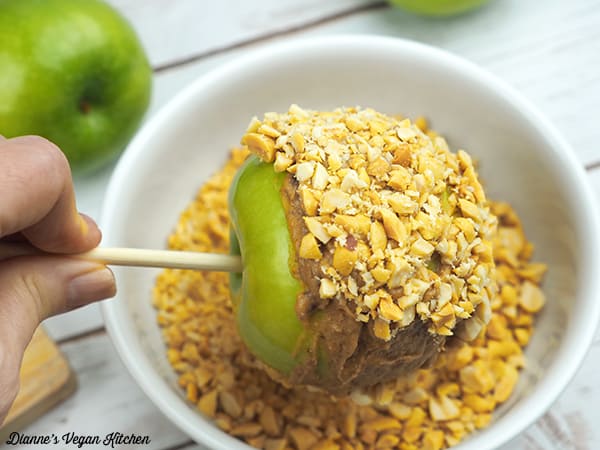 Date Sweetened Vegan Caramel Apples Dianne S Vegan Kitchen