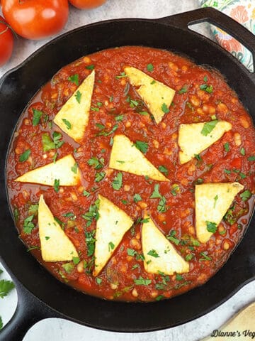 Vegan Shakshuka in pan square